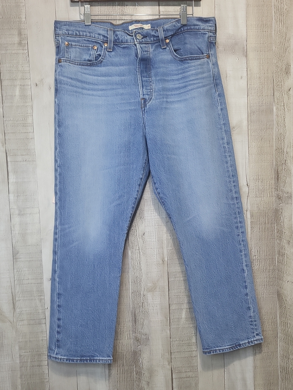 Levis Wedgie Straight Blue Jeans. 32 x 26.